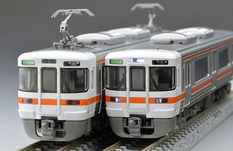 前面表示と点灯例。車番は仕上げ例。写真:TOMIX/トミーテック公式商品資料。