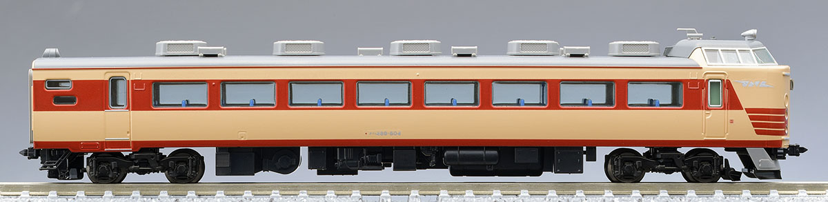 クハ489-600の側面、非常口と床下機器。模型写真：TOMIX公式商品資料。