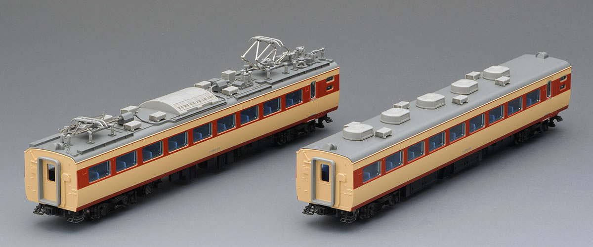 パンタグラフ付きのモハ484（488）形200番代T車とAU13搭載のモハ485（489）形、動力なし2両。模型写真：TOMIX公式商品資料。
