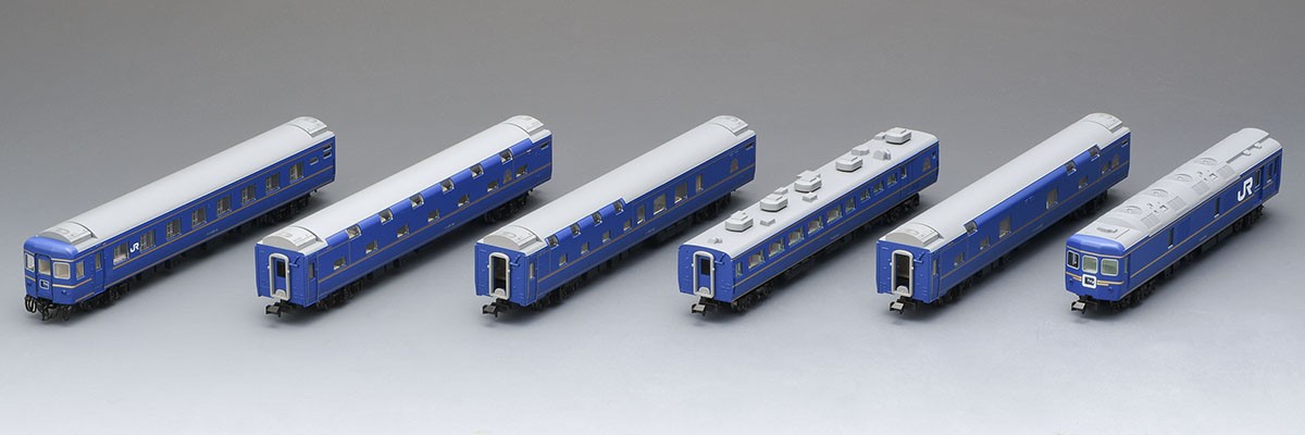 客車と電源車の基本6両。牽引用の機関車は別売です。模型写真：TOMIX公式商品資料。